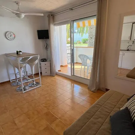 Piso Planta Baja Salida Piscina Av-03 شقة روساس