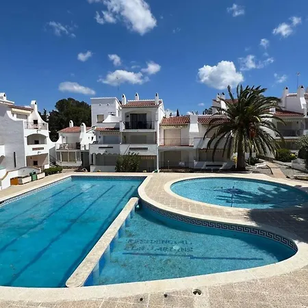 Piso Planta Baja Salida Piscina Av-03 شقة *