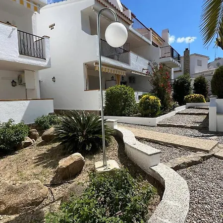 Piso Planta Baja Salida Piscina Av-03 شقة